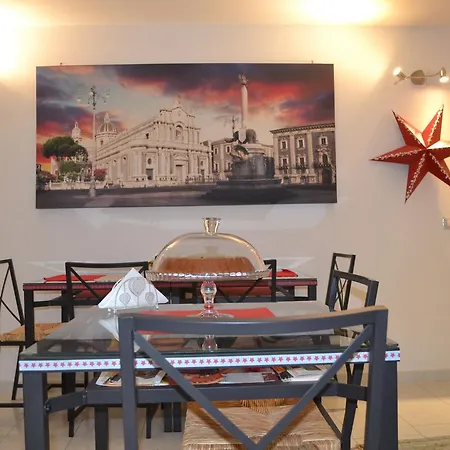 Il Cortiletto Di Piazza Verga Oda ve Kahvaltı